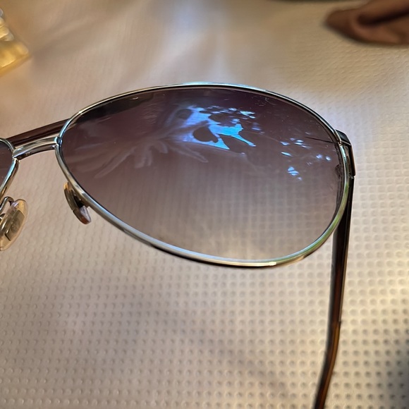 Authentic Gucci Gold Rim Gladiator Sunglasses - Picture 13 of 16